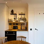 Canary Wharf Waterside Flat