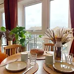 Canary Wharf Waterside Flat